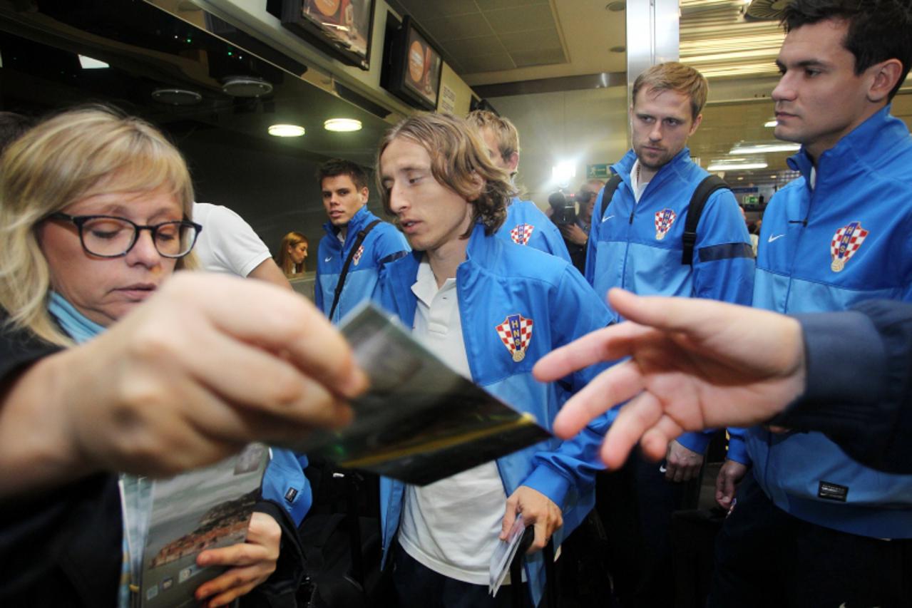 '14.10.2013., Zagreb - Odlazak hrvatskih reprezentativaca na kvalifikacijsku utakmicu za SP 2014. Skotska - Hrvatska. Ognjen Vukojevic, Luka Modric, Dejan Lovren. Photo: Goran Jakus/PIXSELL'