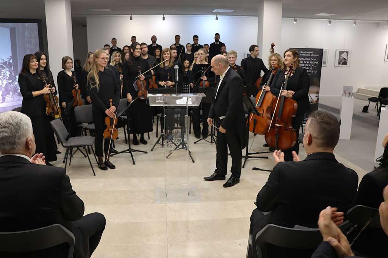 monografija '70 godina Simfonijskog orkestra Mostar
