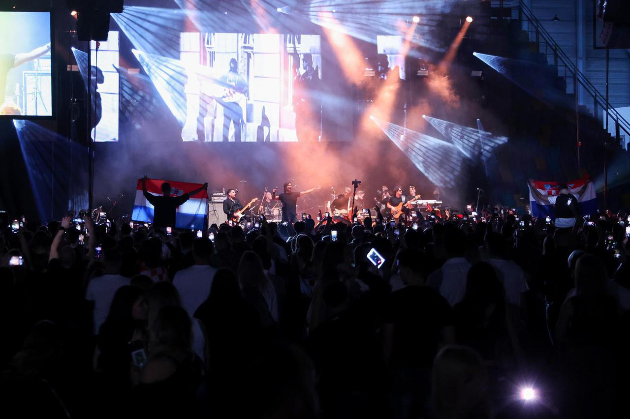 FOTO Luda atmosfera na nastupu hrvatskih zvijezda u Frankfurtu: Slili se Hrvati iz svih dijelova Njemačke