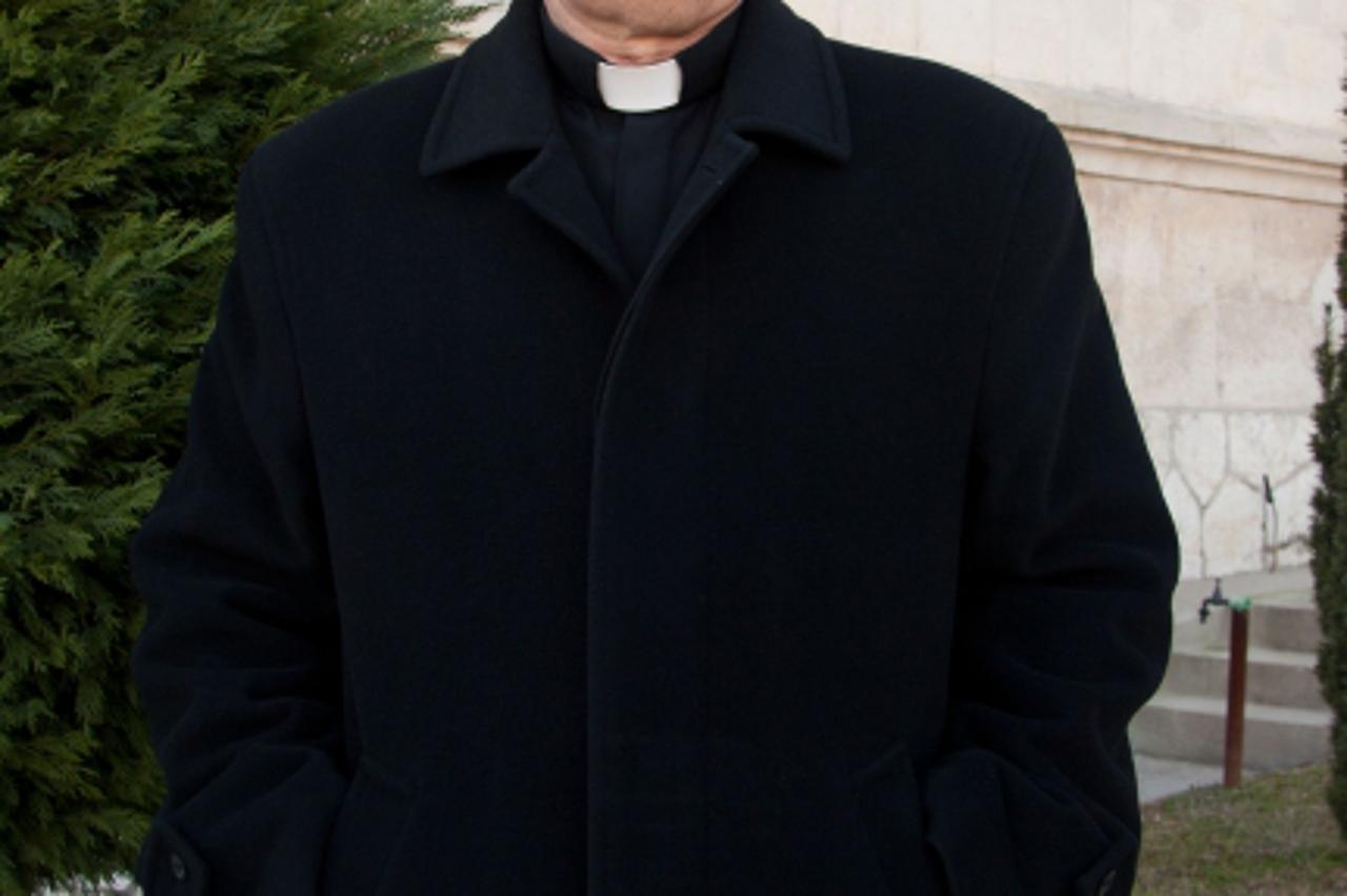 'bih...mostar...01.02.2011...biskupski ordinarijat, don tomo vuksic, prvi biskup vojnog ordinarijata foto: zoran grizelj vecernji list'