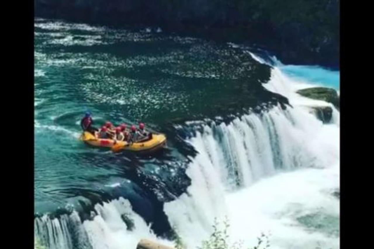 PRELIJEPI KADROVI UNE: