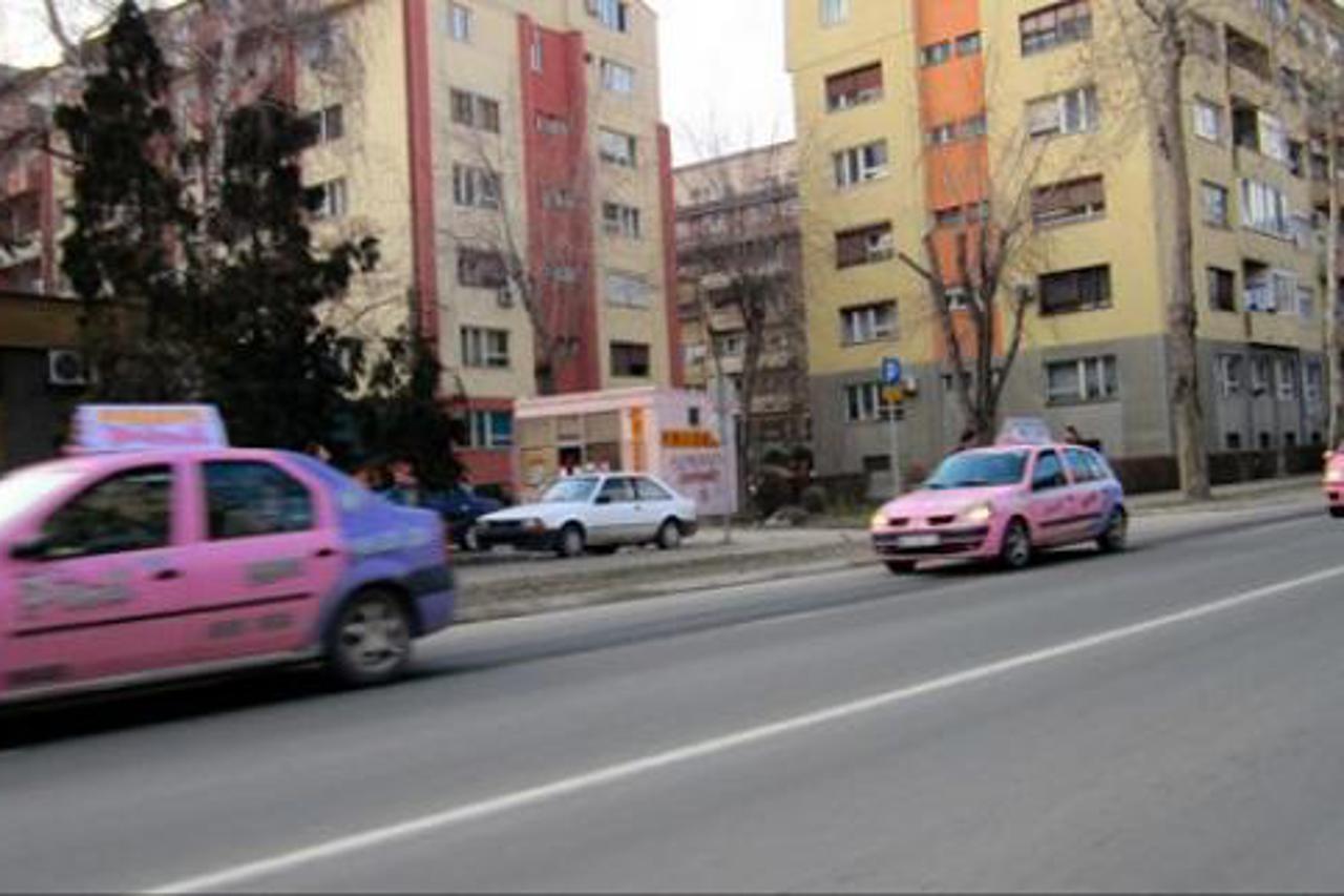 pink taksi