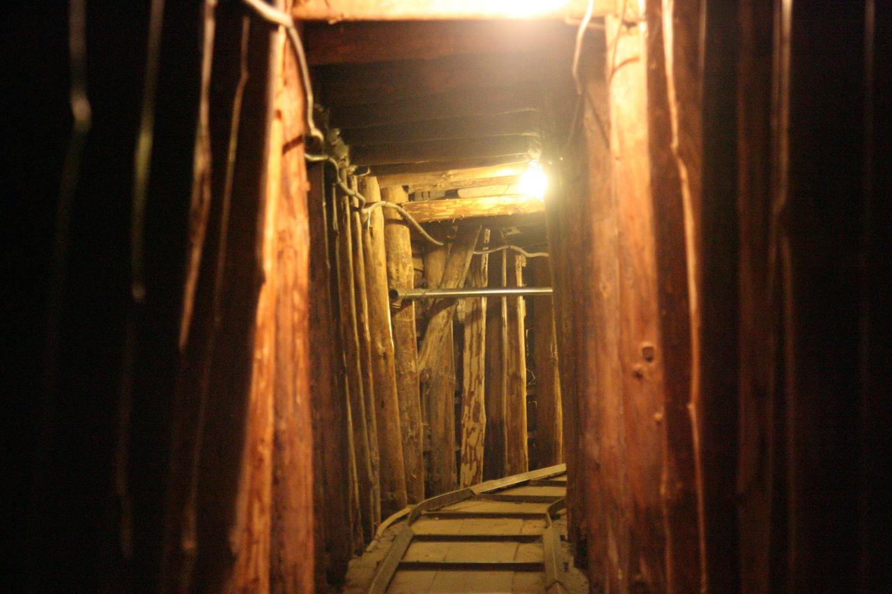 SARAJEVO, 31. jula (FENA) - Objekat D-B poznat kao Sarajevski tunel spasa na dana??nji dan 1993. godine pu??ten je u funkciju. Foto FENA/Almir Razic