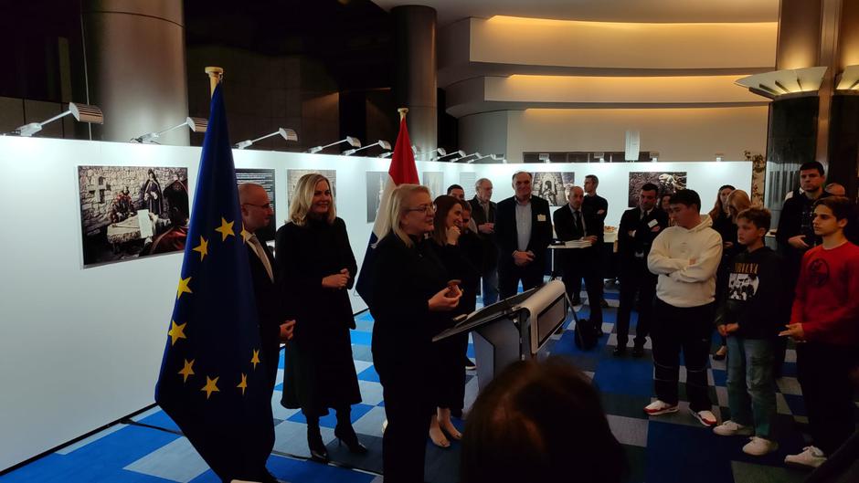 Metsola otvorila izložbu posvećenu kralju Tomislavu