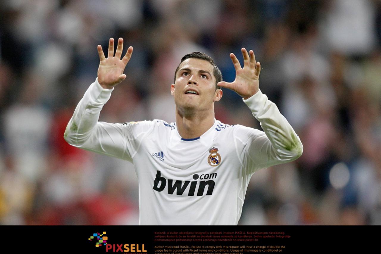 '10.05.2011, Santiago Bernabu, Madrid, ESP, Primera Divisin 2010/2011, Real Madrid vs FC Getafe, im Bild Real Madrid\'s Cristiano Ronaldo celebrates during La Liga Match. May 10, 2011. Foto © nph / 
