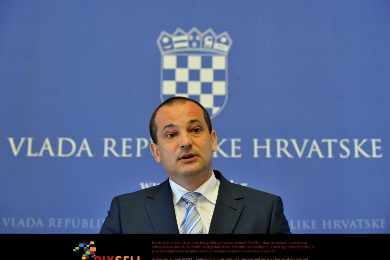 '18.06.2012., Zagreb - U Banskim dvorima odrzala se konferencija i prezentacija za medije na temu zakon o financijskom poslovanju i predstecajnoj nagodbi. Orsat Miljenic, ministar pravosudja Photo: Ma