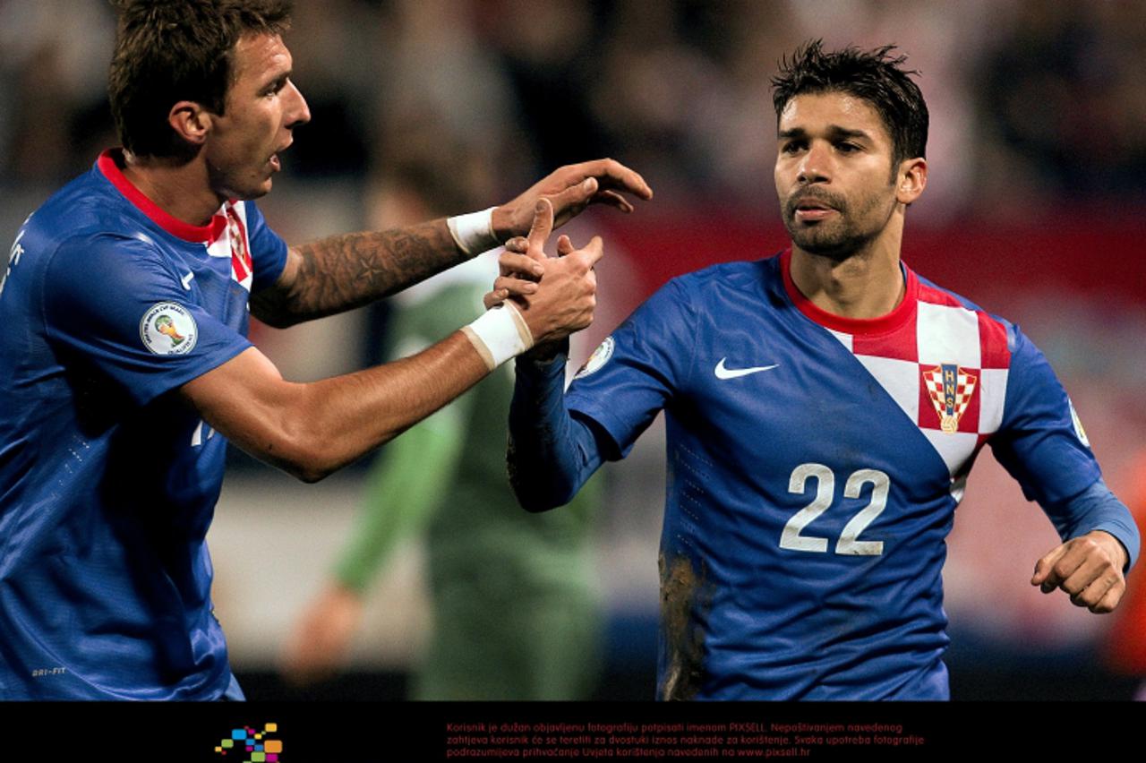 '15.10.2012. Croatia, Osijek - Qualifying match for FIFA World Cup 2014, group A, Croatia - Wales. Eduardo da Silva, Mario Mandzukic.  Photo: Goran Stanzl/PIXSELL'