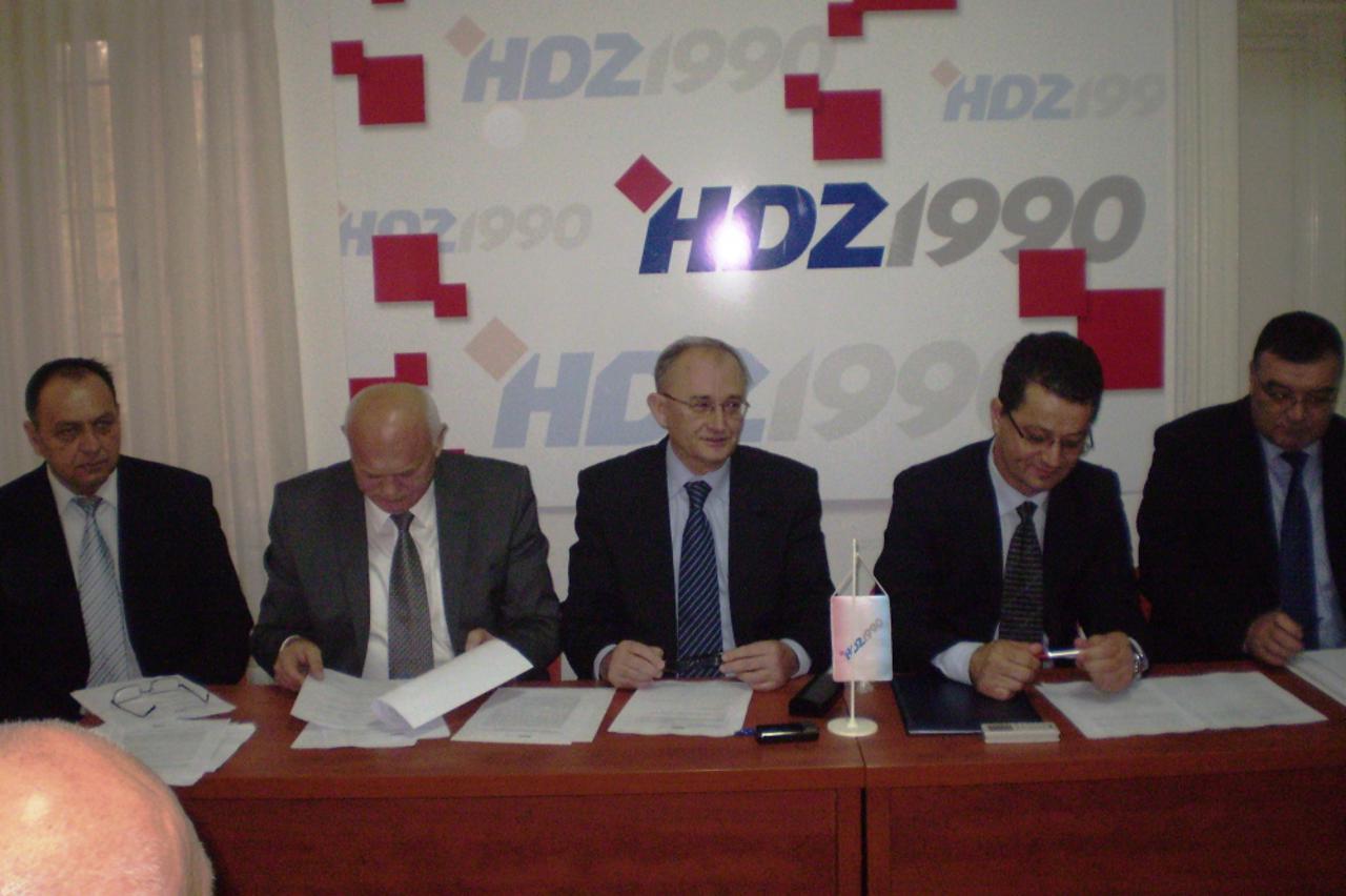 HDZ 1990
