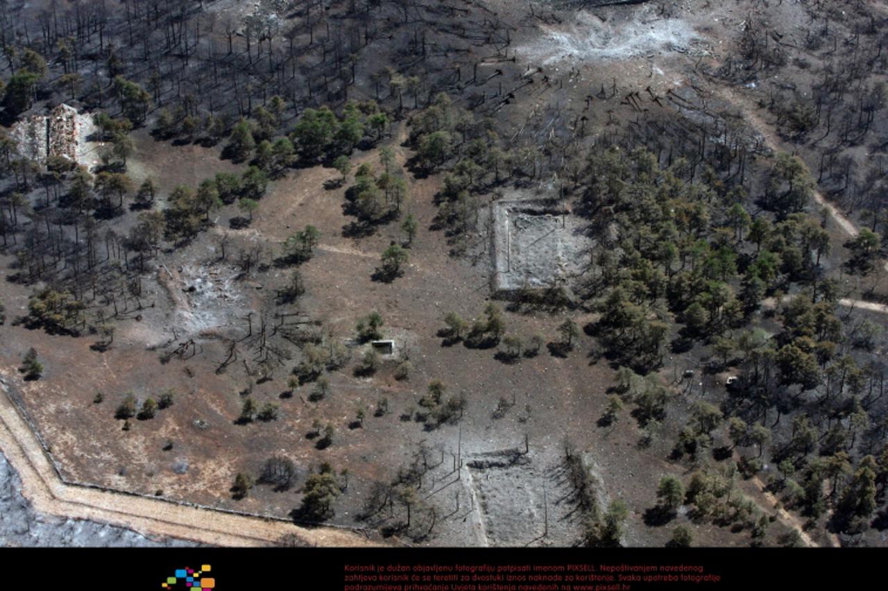 '16.09.2011., Knin - Mjesto Padjen u kojem je u utorak eksplodiralo vojno skladiste Stara straza snimljeno iz zraka. Photo: Ivana Ivanovic/PIXSELL'
