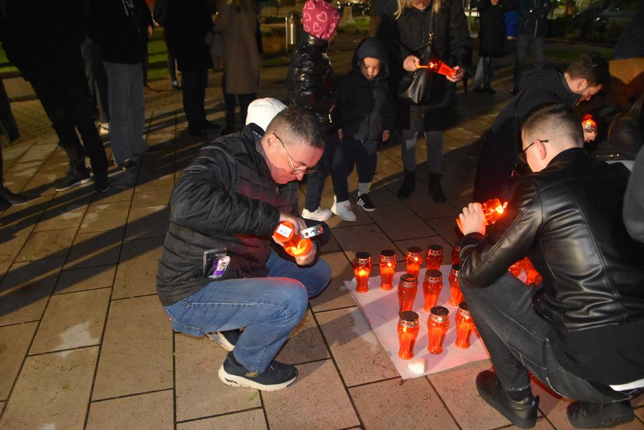 Grude uz Vukovar i Herceg Bosnu