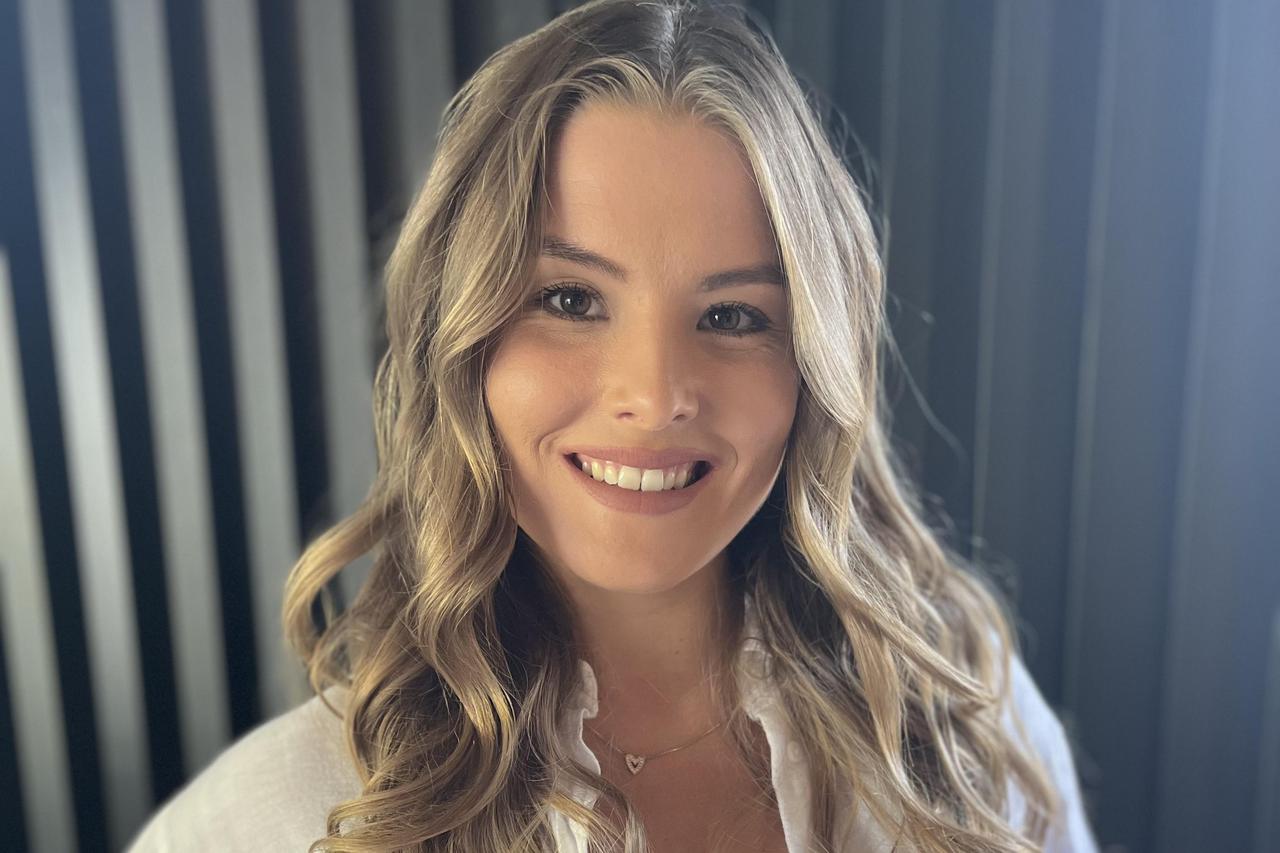 karolina hrkać