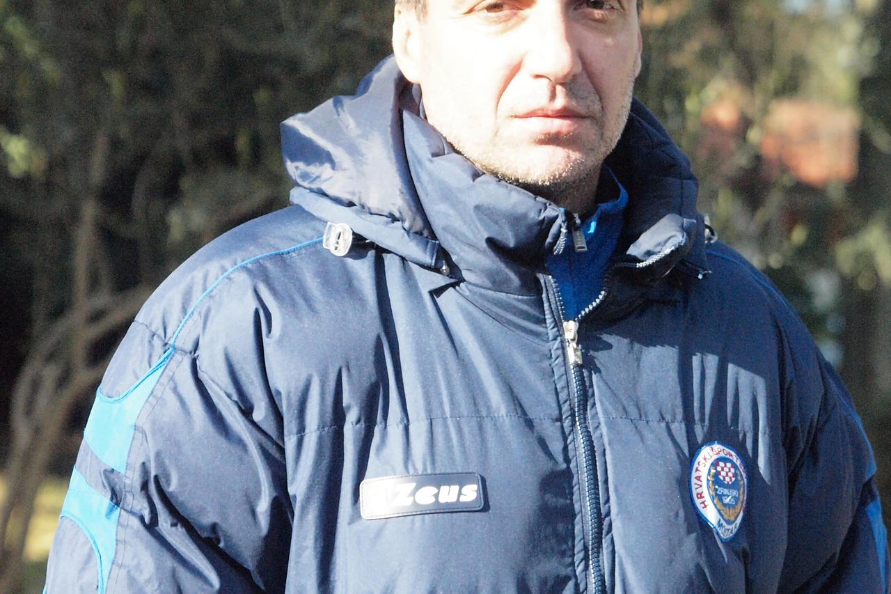 Trener Zrinjskog Vinko Marinović je zadovoljan . u Medjugorju ga dočekalo sunce. Medjugorje, 20.01.2015.Snimio:marijan Sivrić