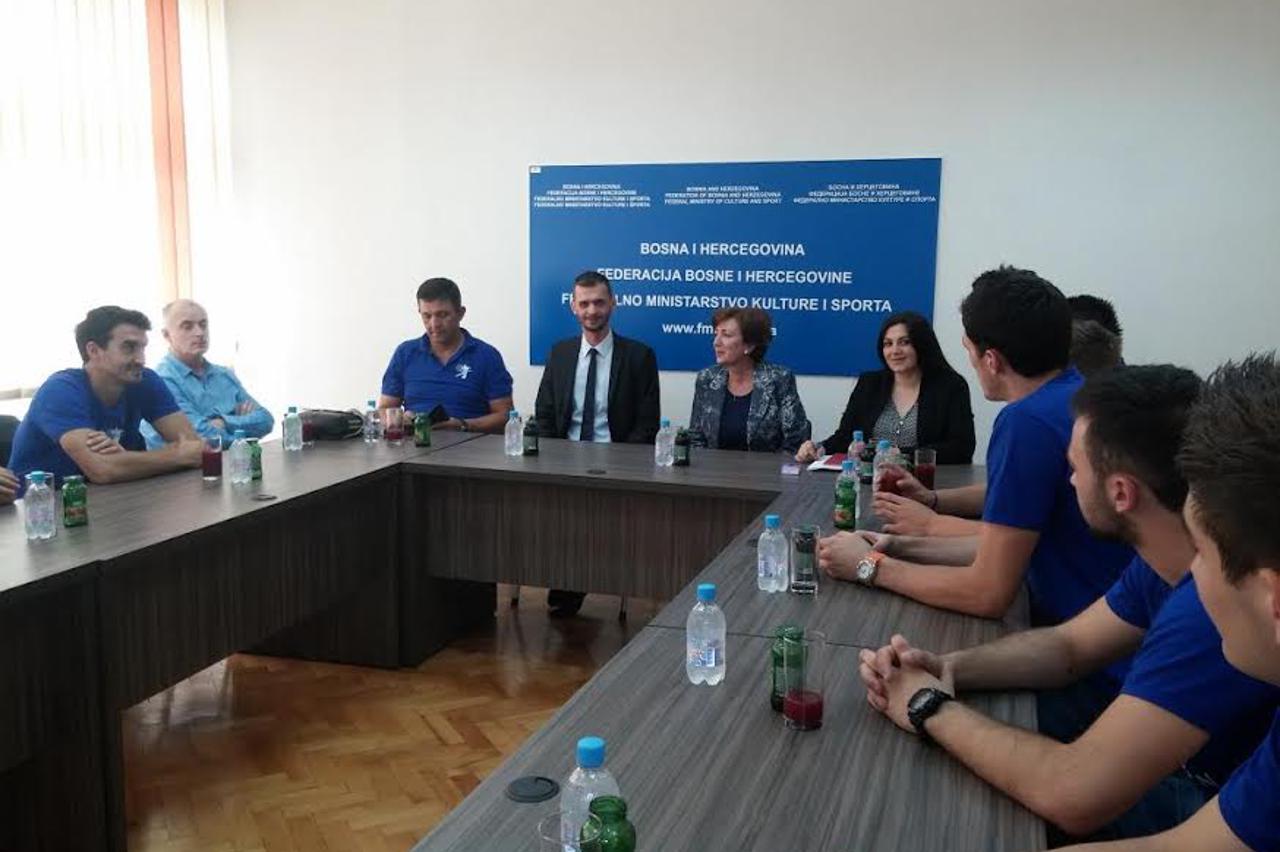 Federalna ministrica kulture i sporta 