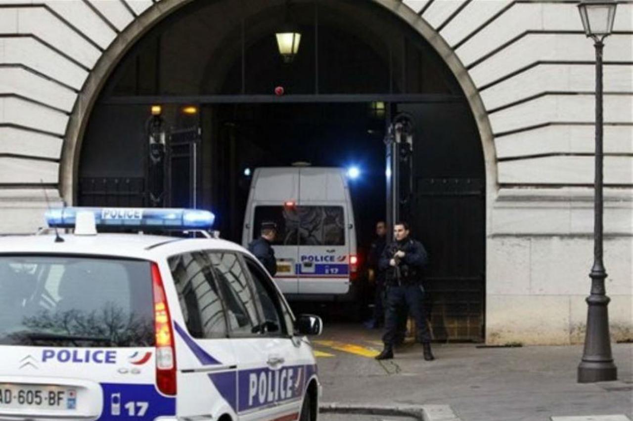 policija