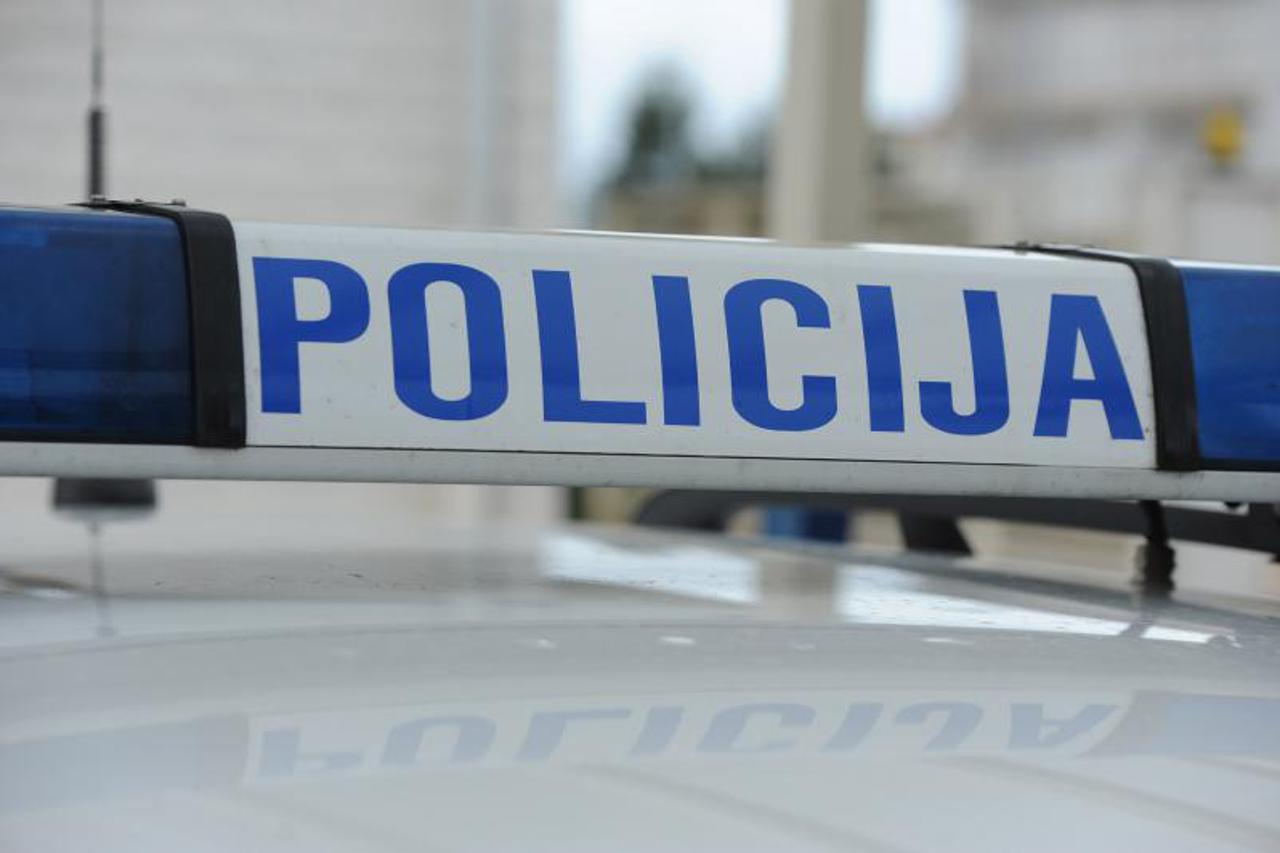 policija