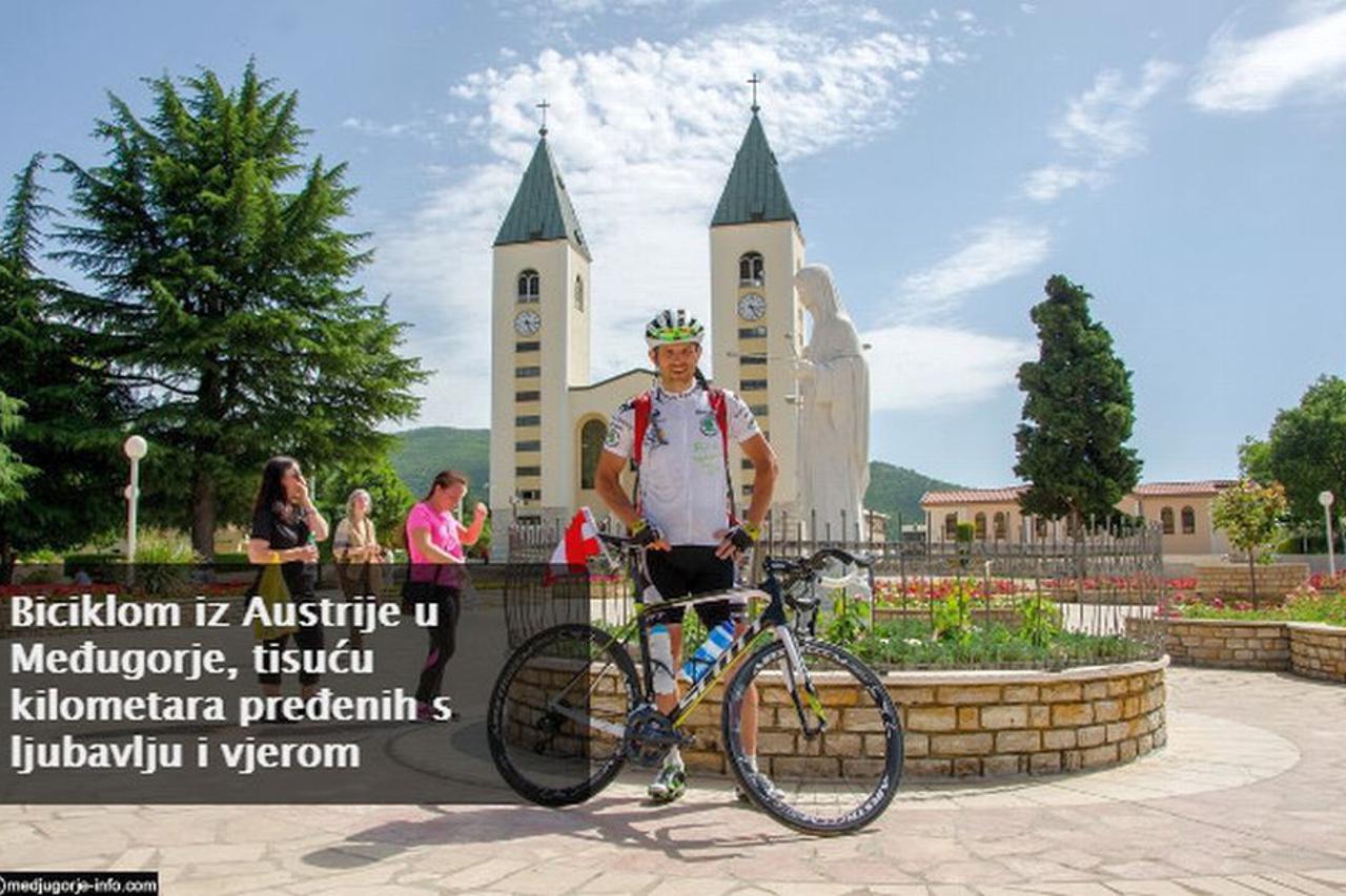 Bciklom