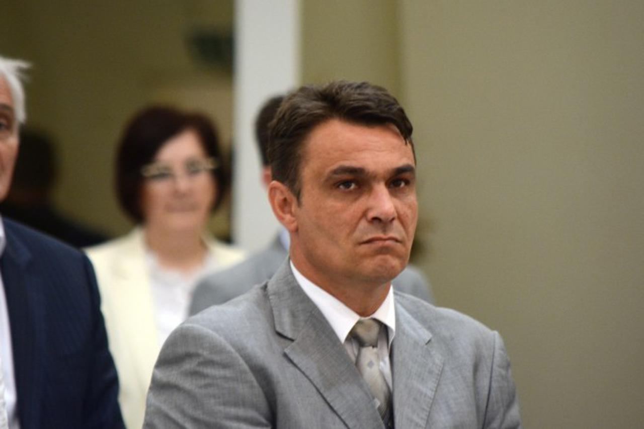 Sadik Ahmetović
