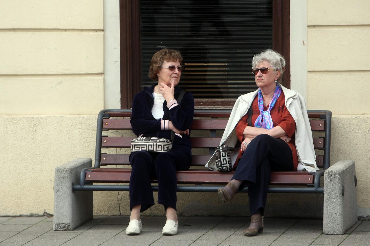 27.04.2014., Samobor - Gradjani iskoristili suncanu nedjelju za setnju gradom.   Photo: Luka Stanzl/PIXSELL