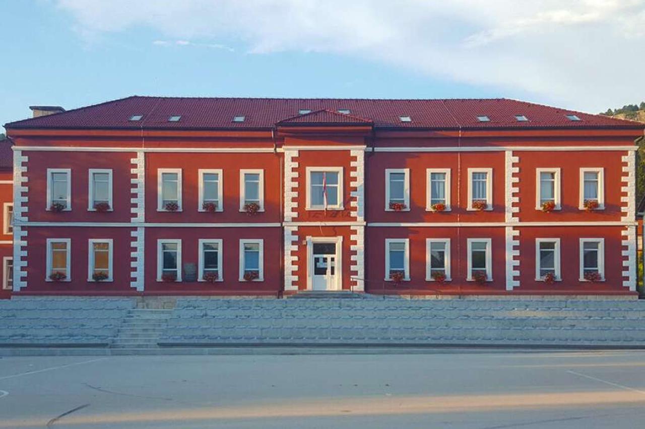 Srednja škola Silvija Strahimira Kranjčevića iz Livna