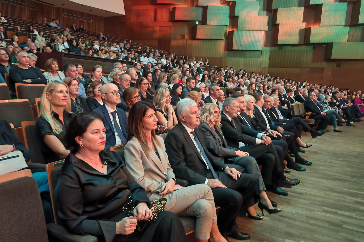 Humanitarni koncert “Prsten za budućnost”