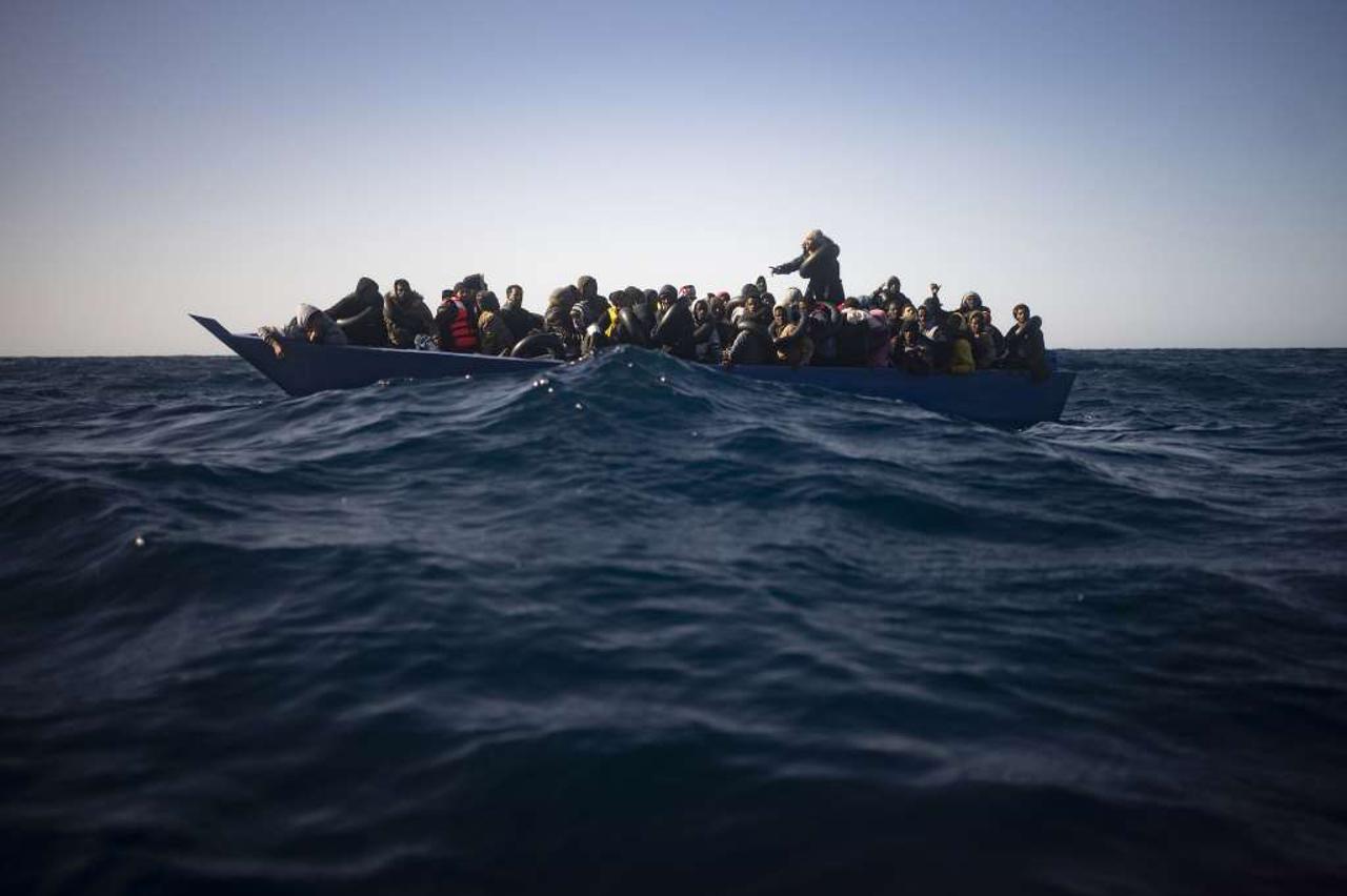 Čamac sa migrantima