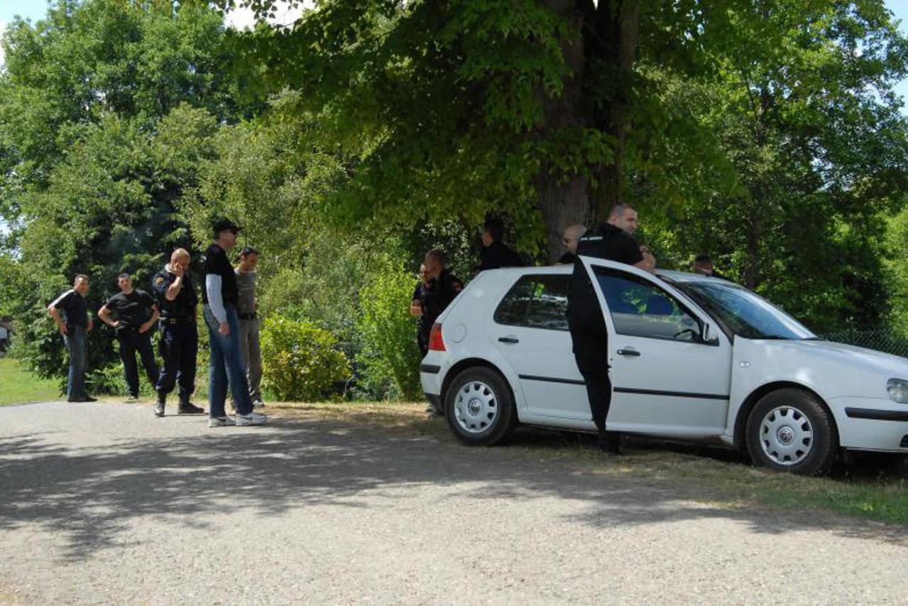 Golf, policija, portal