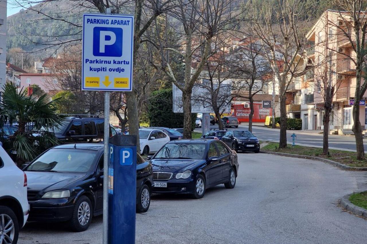 storyeditor/2023-10-09/parking.jpg