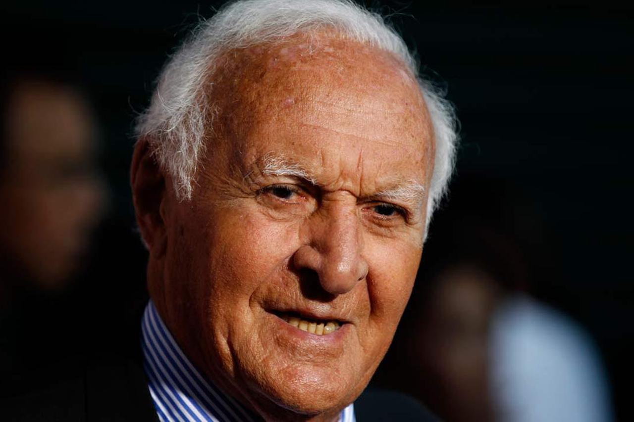 Robert Loggia
