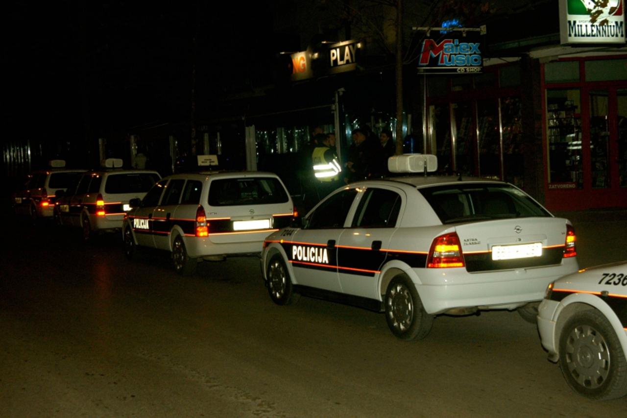 'NOC  SA POLICIJOM .ZA TEKST DARKE JUKE .SNIMIO S. LASIC policija bih'