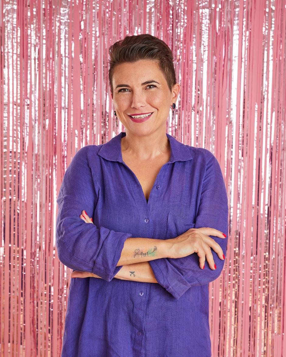 UniCredit think-pink