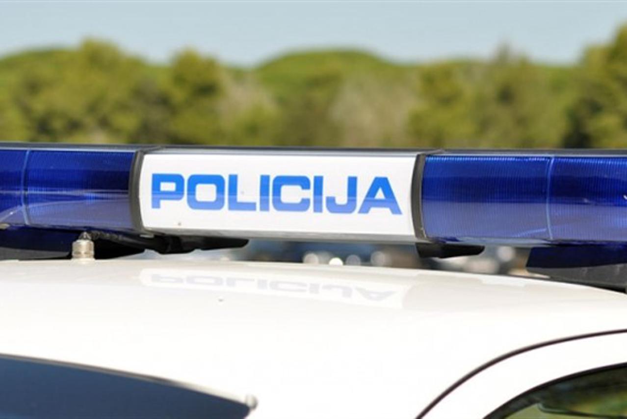 policija
