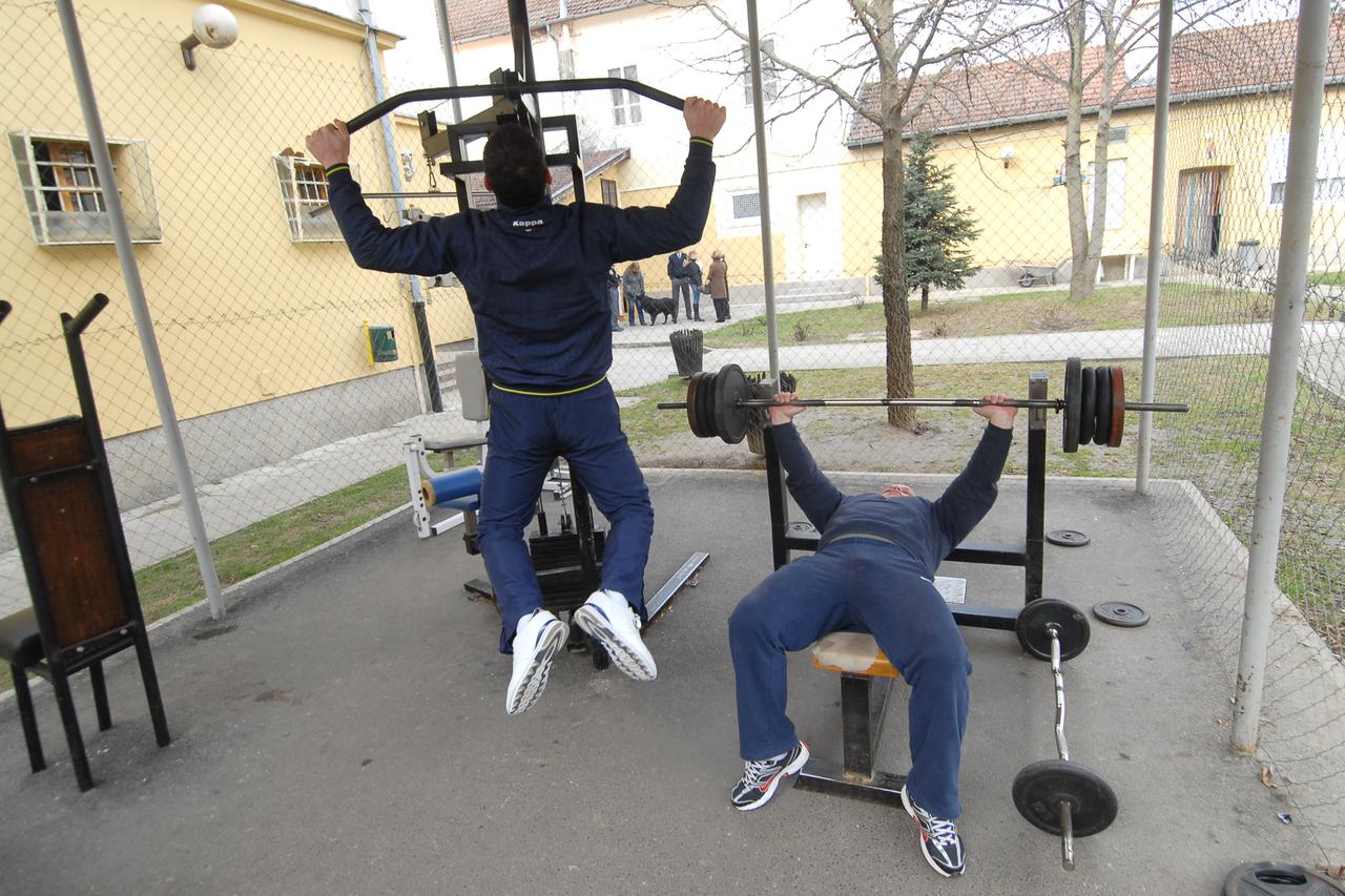 13.01.2012., Bjelovar - Predstavnici Grada Bjelovara vec tradicionalno godisnje obilaze bjelovarski zatvor kako bi se upoznali s uvjetima boravka i zivota zatvorenika i pritvorenika. Bjelovarski zatvor po tom pitanju spada u hrvatski vrh, bez obzira na la