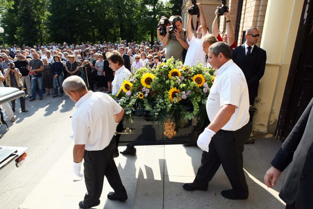 pogreb, savka dabcevic kucar