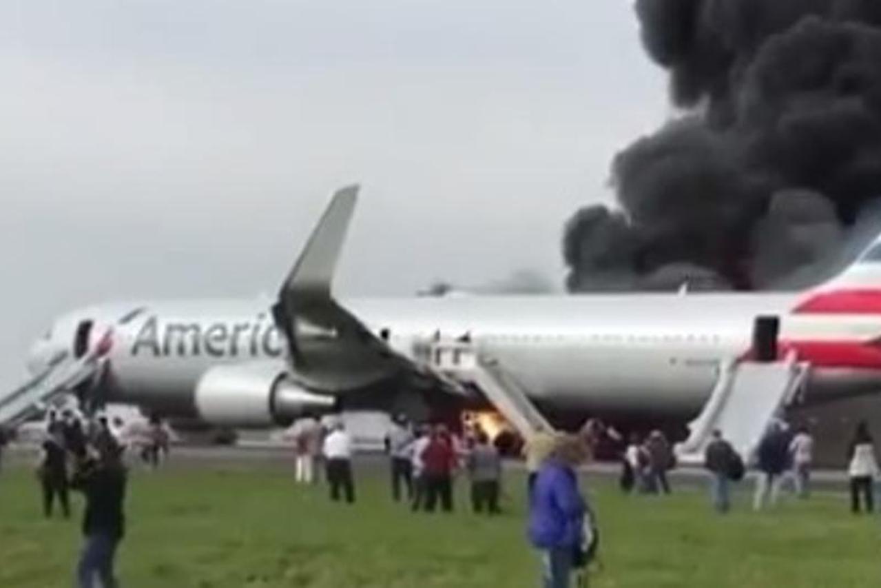 American Airlinesa