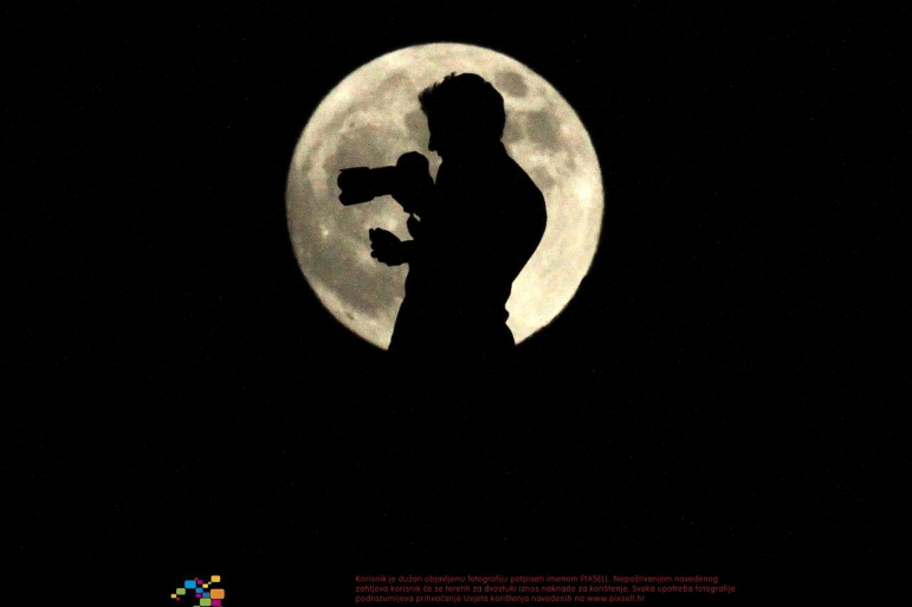 '05.05.2012., Zagreb, - Danas je Mjesec u tocki perigeja, odnosno najblizi Zemlji u posljednih 19 godina. Izuzetno sjajan i veliki zemljin satelit najbolje se vidio neposredno nakon izlaska. Photo: An