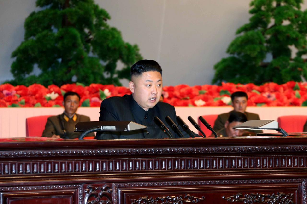 Sjeverna Koreja, sastanak Kim Jong Una s generalima (1)