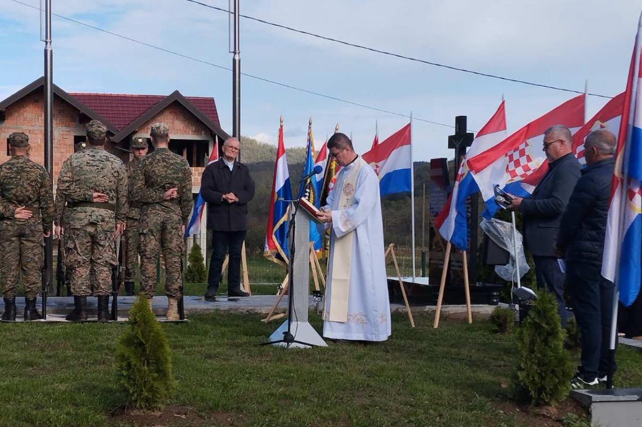 blagoslov spomenika u Globarici