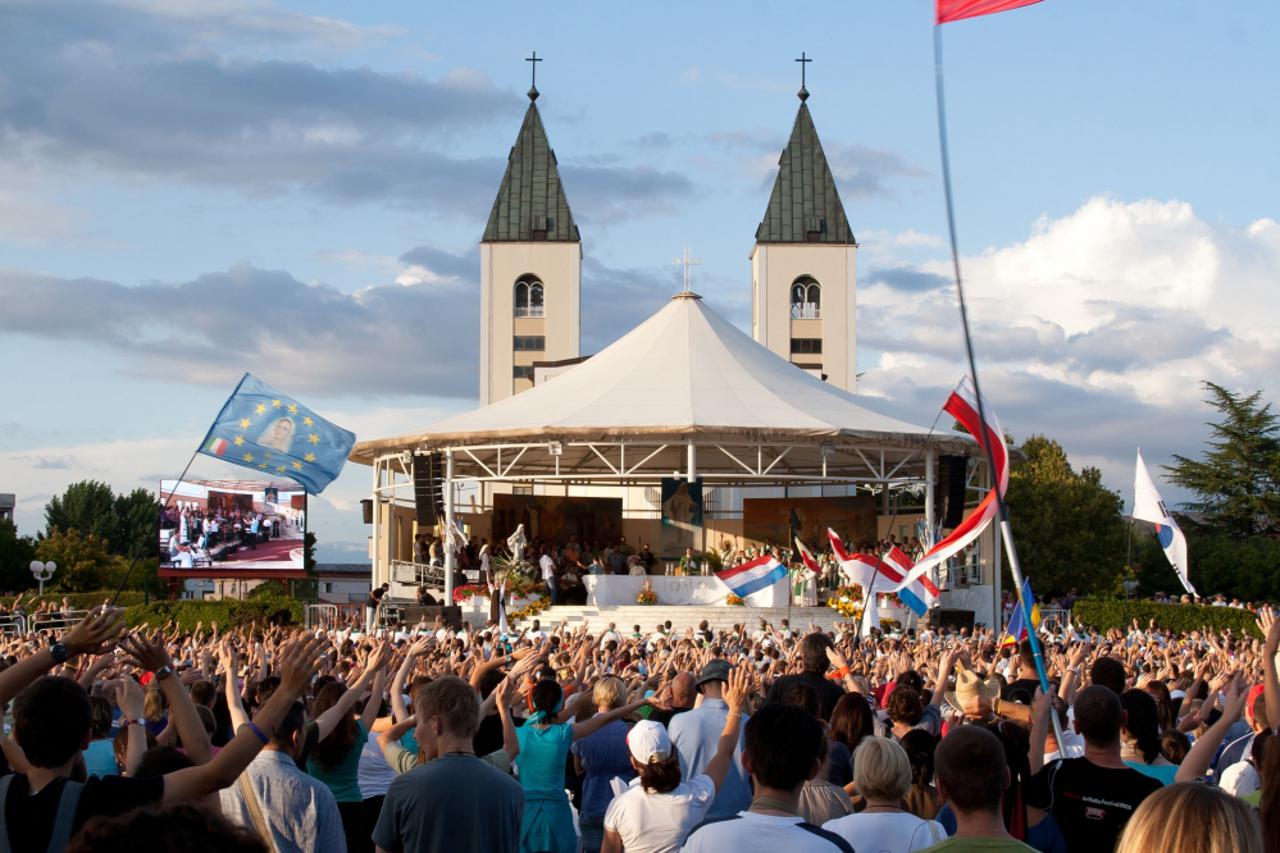 Molitveni skup u Međugorju (1)