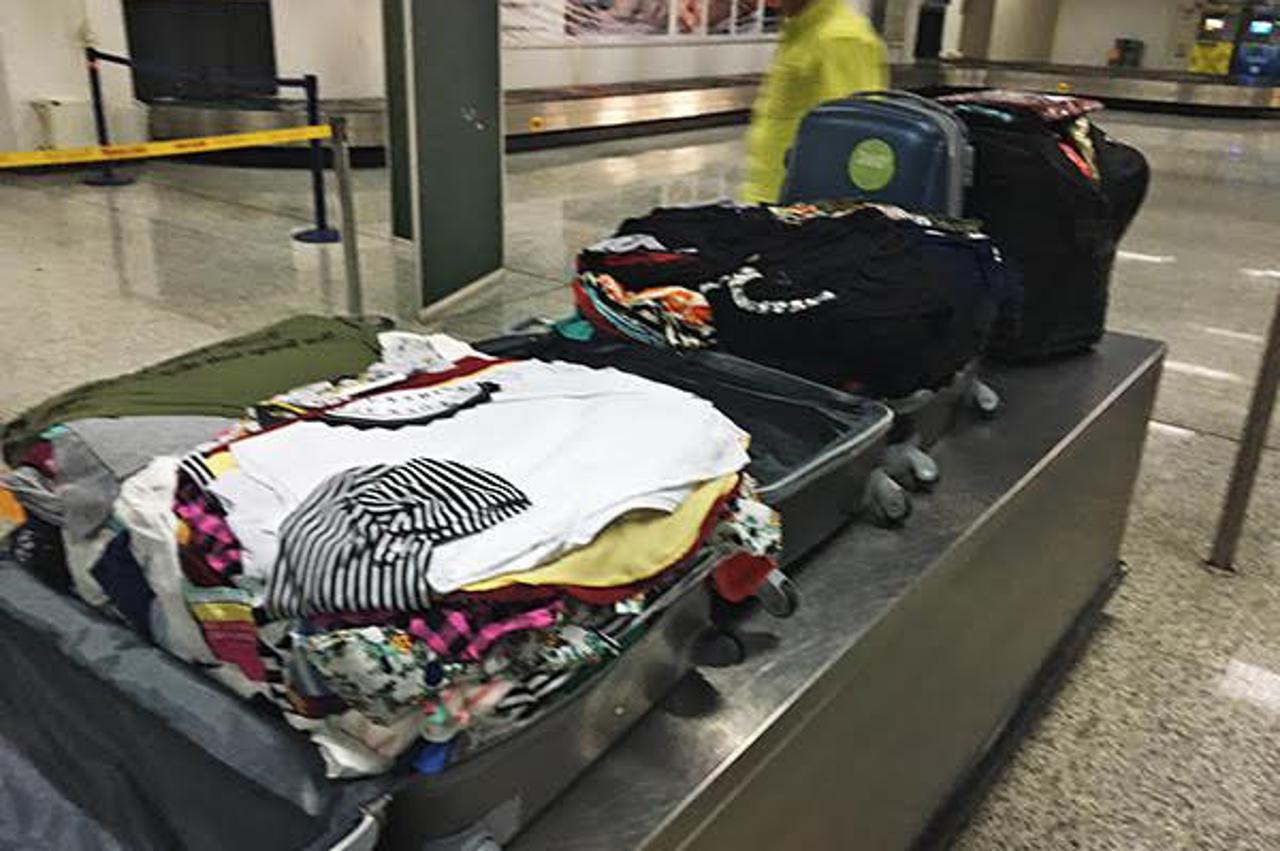 Službenici Uprave za indirektno oporezivanje