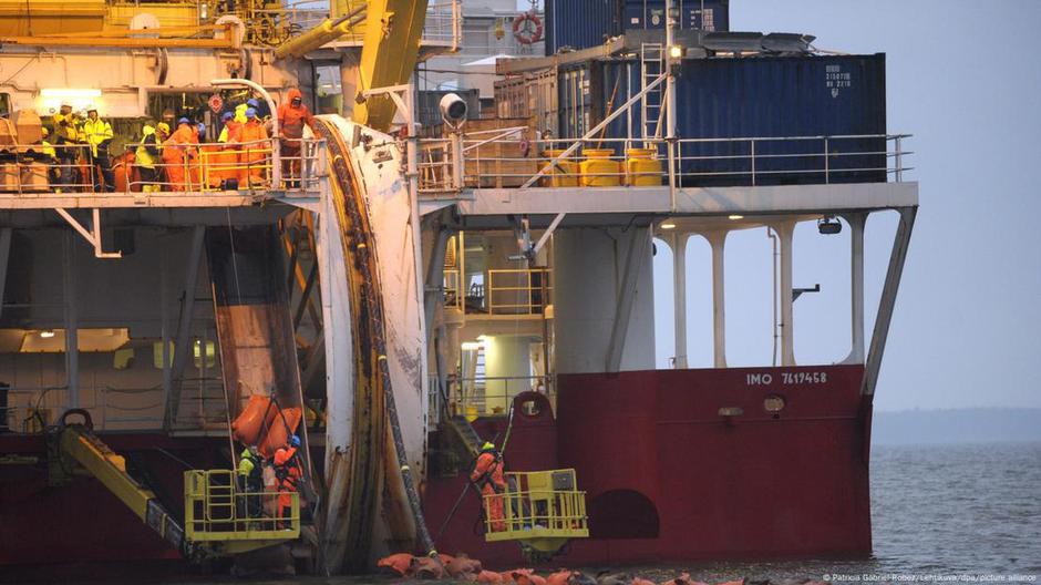 Ovako to izgleda kad se moraju popraviti podmorski kablovi, ovdje se spušta popravljeni kabl između Estonije i Finske