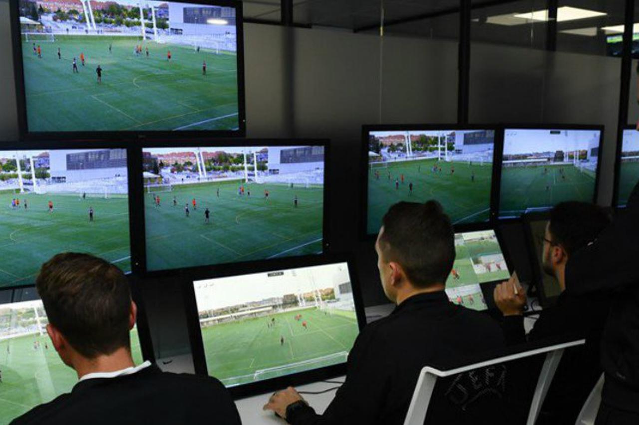 VAR