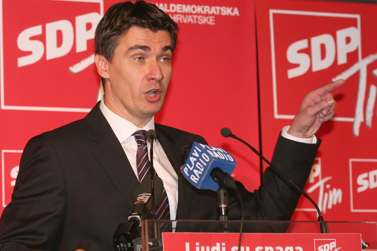 \'unutrasnja......zagreb.......21.10.2007 samobor ... sdp ... skup ... milanovic snimio:Dalibor Urukalovic\'