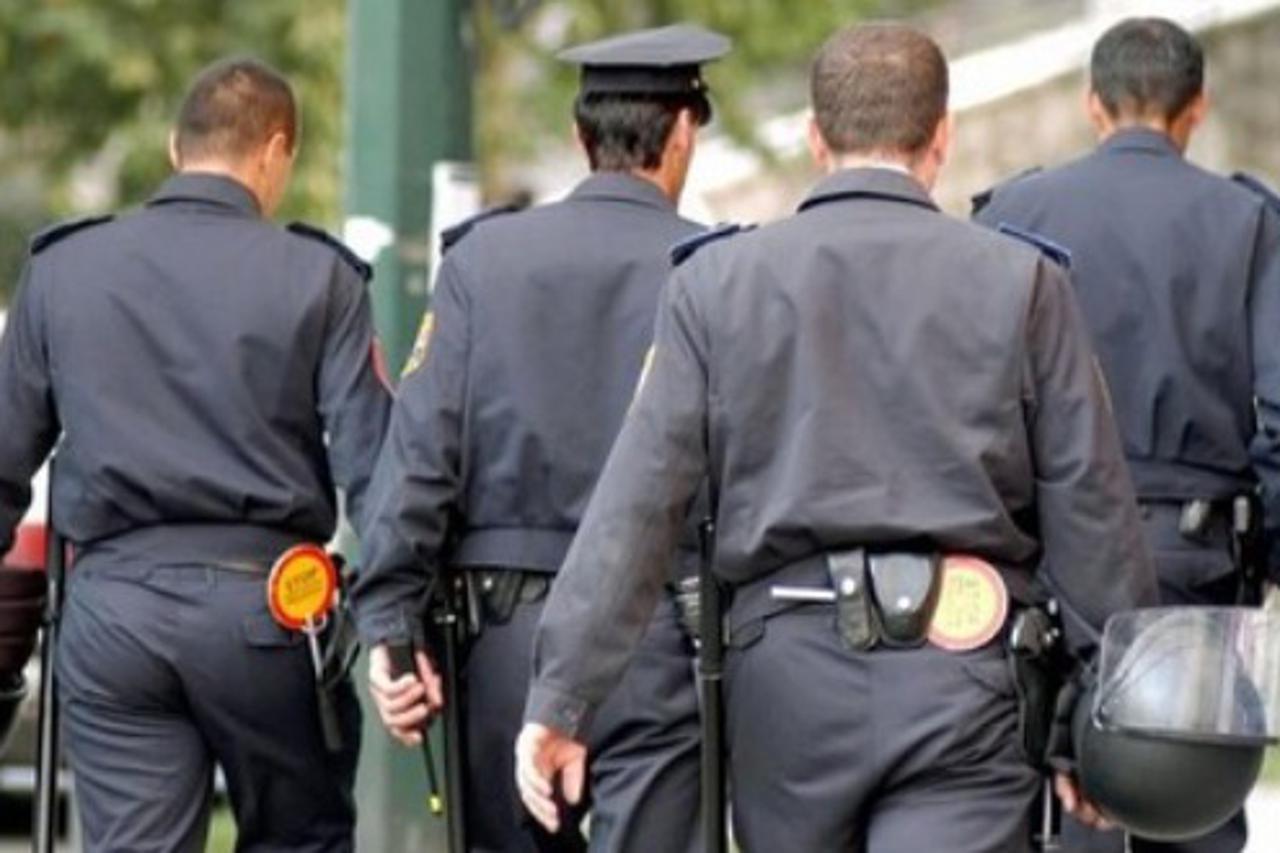policajci