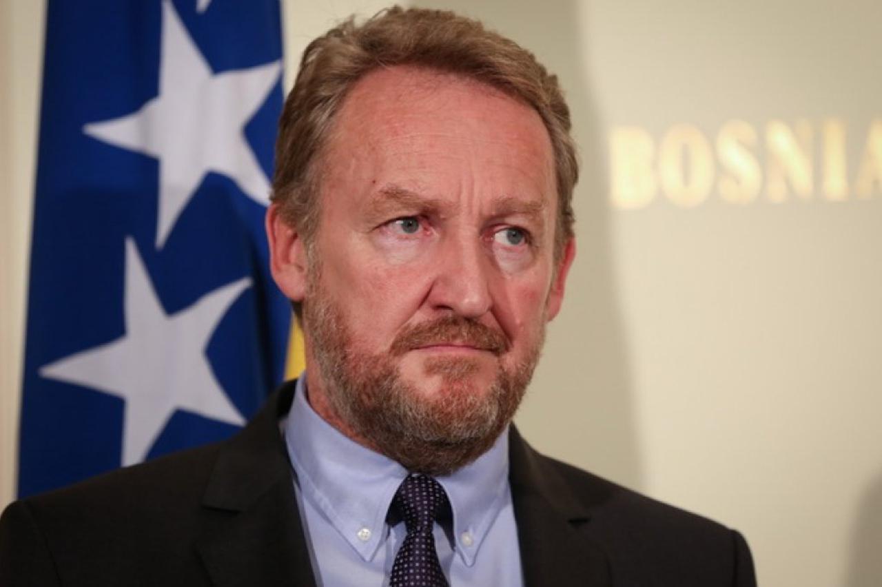 Bakir Izetbegović