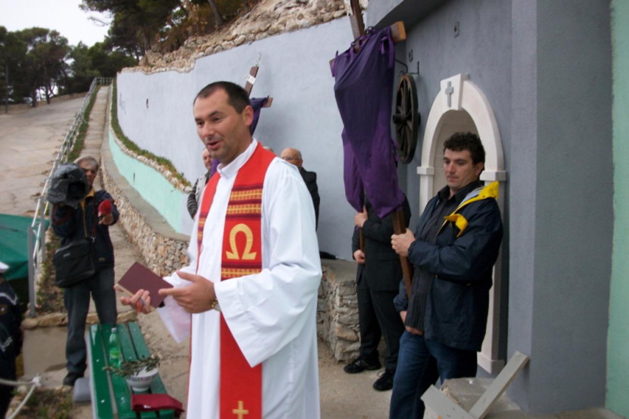 'nimac03_nnn_unu_111012'