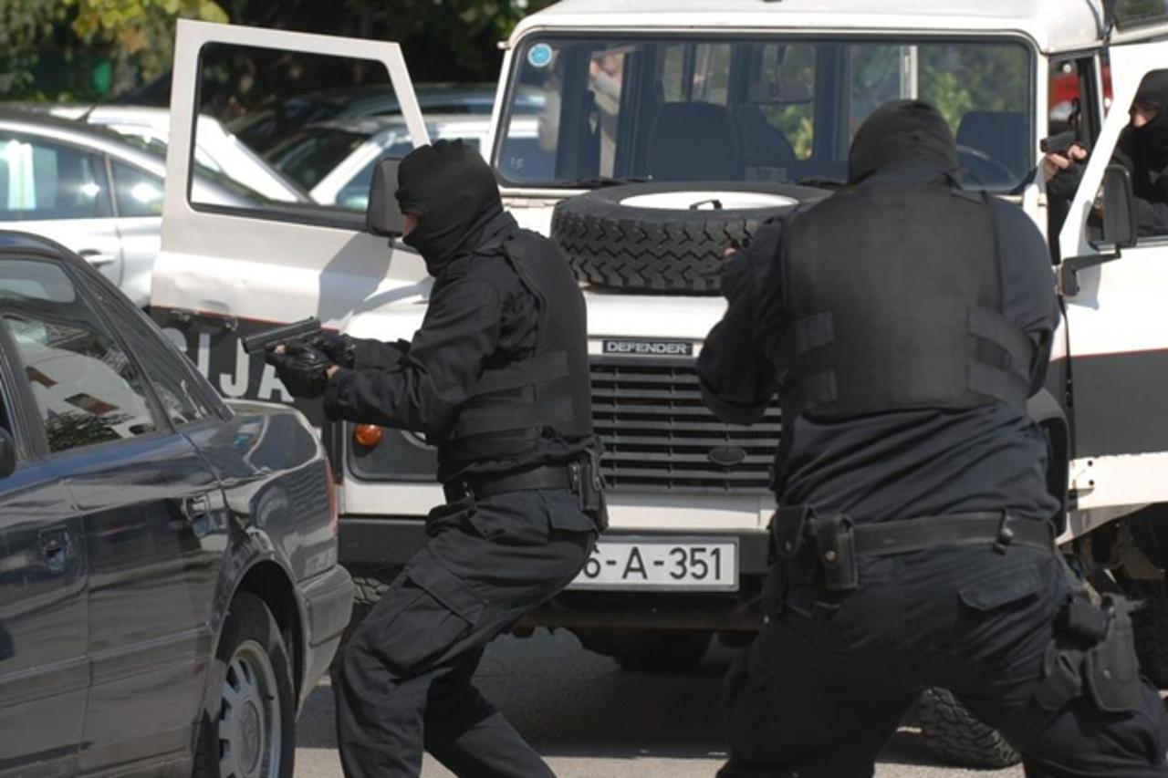 uhićenje policija