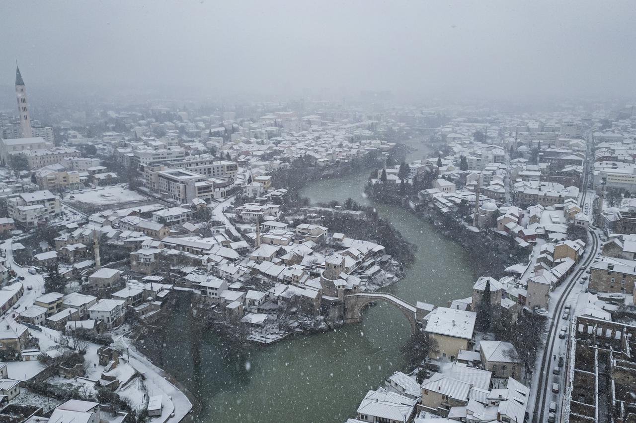 Mostar pod snijegom/snijeg u Mostaru