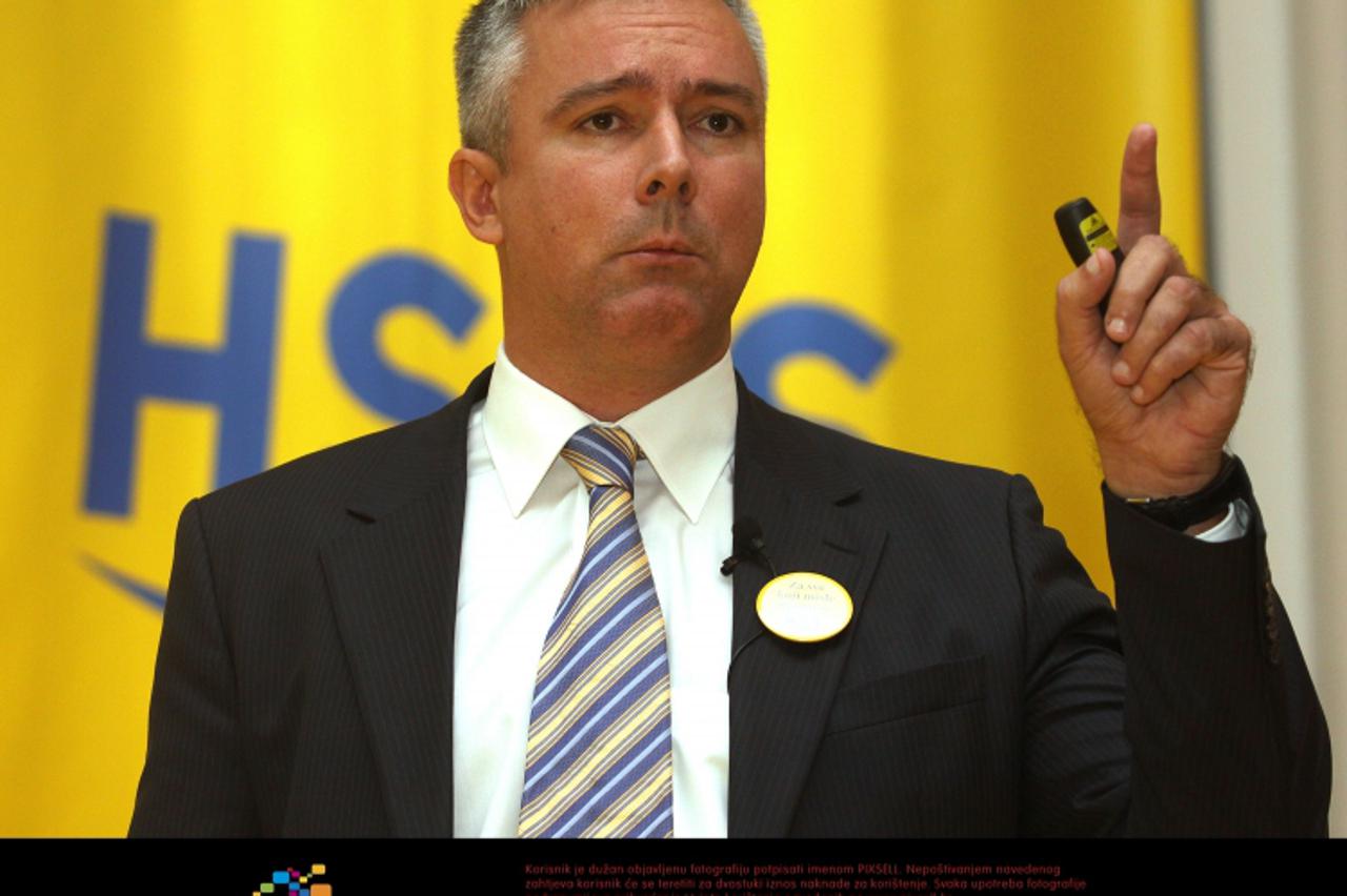 \'09.10.2011., Zagreb - HSLS je u Novinarskom domu predstavio svoj gospodarski program,  Darinko Kosor.  .  Photo: Zarko Basic/PIXSELL\'