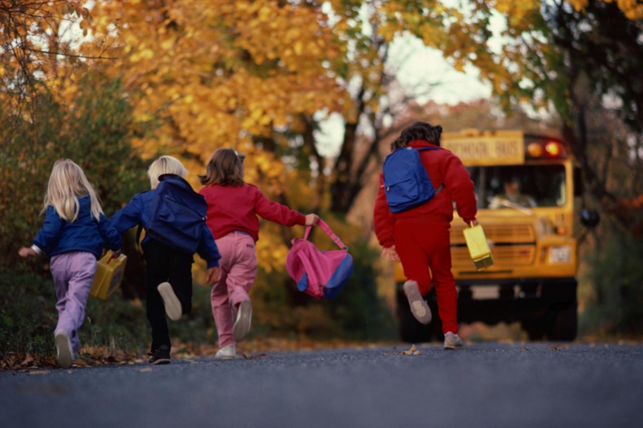 \'Skola....bjezanje iz skole...odlazak.....djeca.... Obavezno potpisati: PHOTOS.com\'
