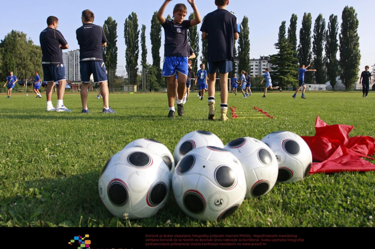 '11.08.2009., Zagreb - Bivsi nogometas Igor Cvitanovic vodi Dinamovu djecju skolu nogometa.  Photo: Luka Klun/Vecernji list'